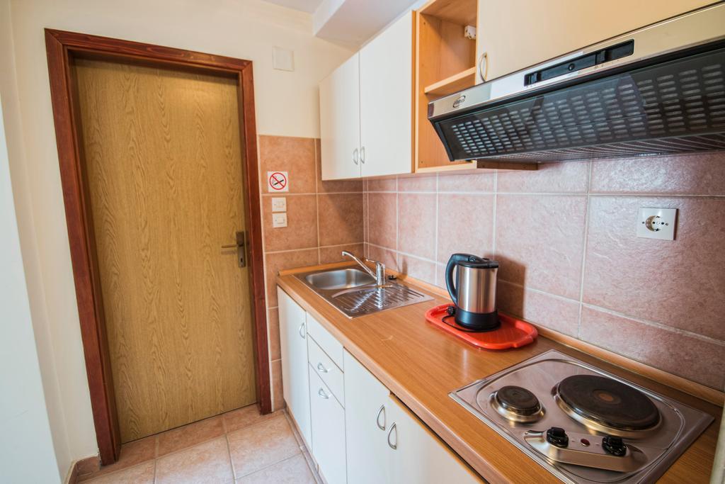 Aparthotel Castrum Novum Novigrad Istria Habitación foto