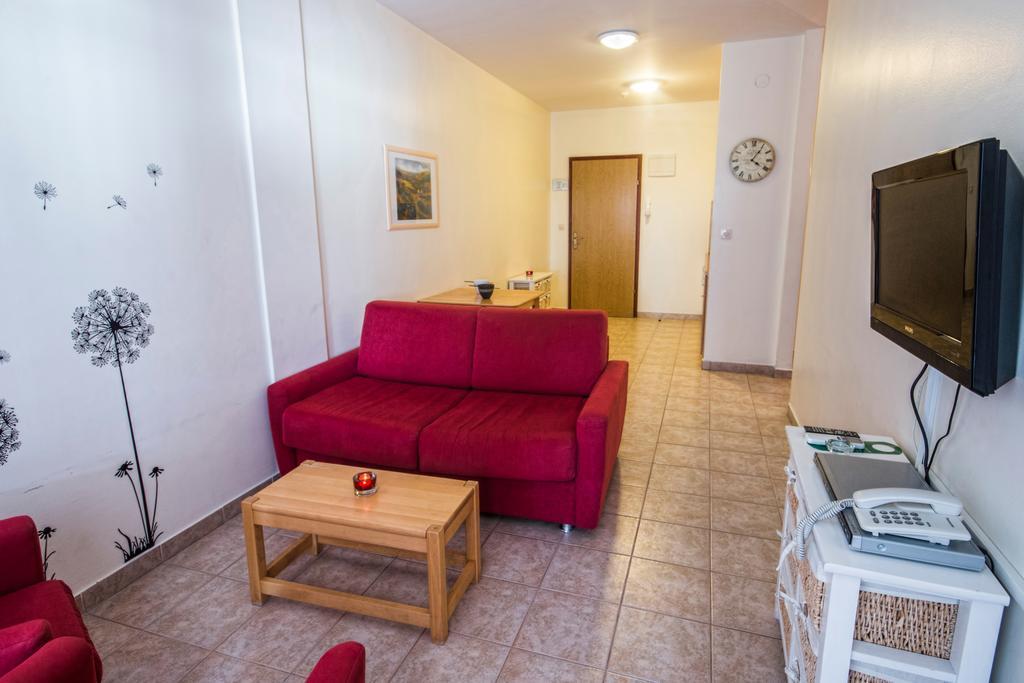 Aparthotel Castrum Novum Novigrad Istria Habitación foto